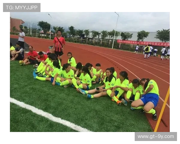 围绕女生足球及格标准探讨校园体育全面发展创新实践策略路径研究