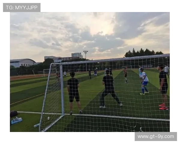 热血少年逐梦绿茵场沙包足球激战友情与成长之路